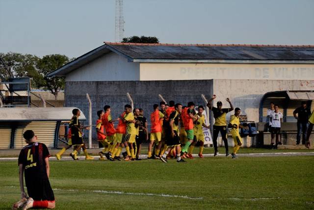 Com gol de Juan nos minutos finais, Vilhenense vence o Real Ariquemes e leva vantagem para a segunda partida