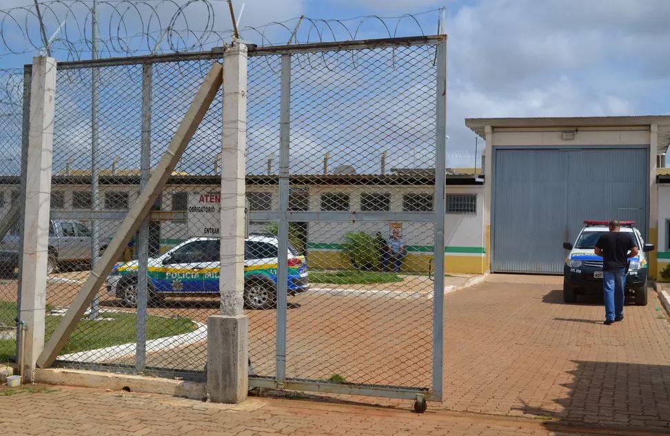 Ex-prefeito de Vilhena está no mesmo presídio que o assassino de seu filho, mas direção garante que não há perigo