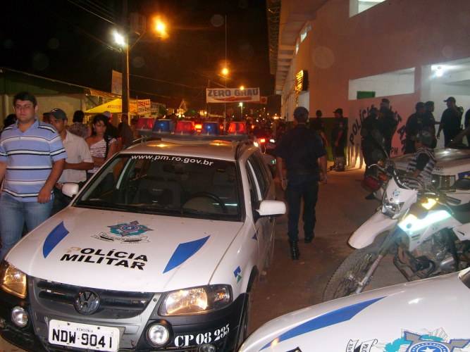 POLICIAL MILITAR SE FERE COM PISTOLA