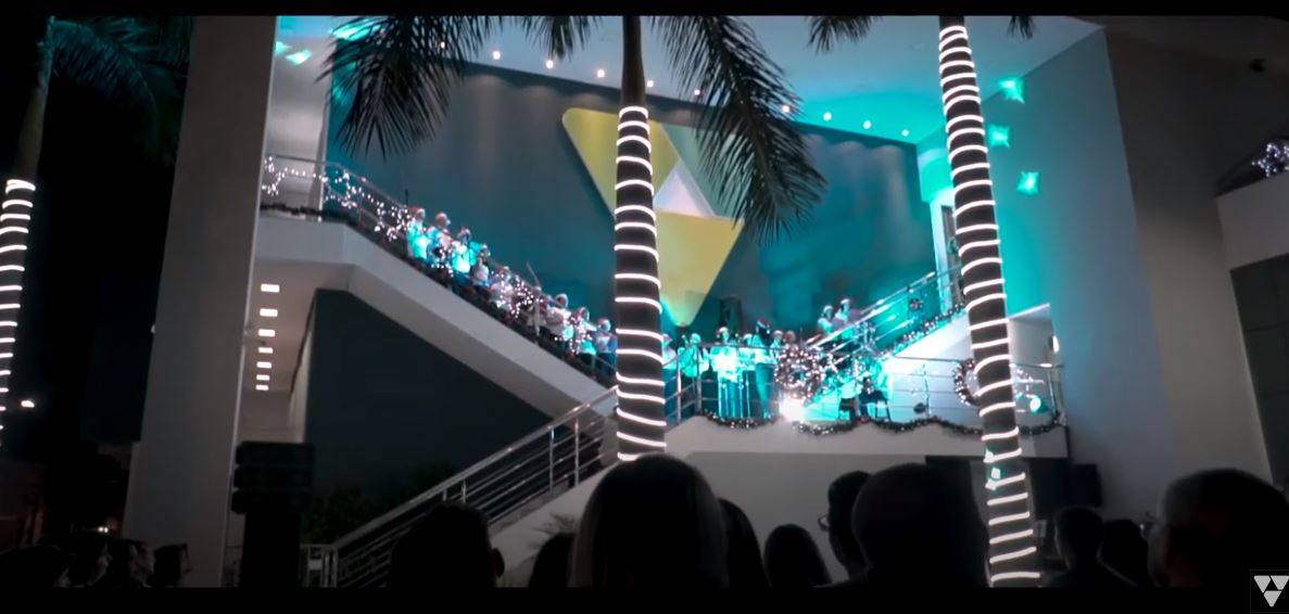 ASSISTA VÍDEO: Sicoob Credisul realiza Cantata de Natal especial com história da “Estrela do Norte” e a chegada do Papai Noel