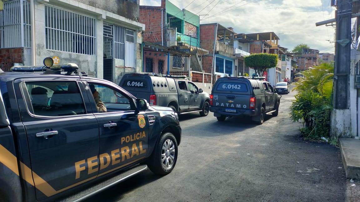 Polícia Federal cumpre 19 mandados de prisão preventiva e 33 mandados de busca e apreensão contra traficantes em Rondônia