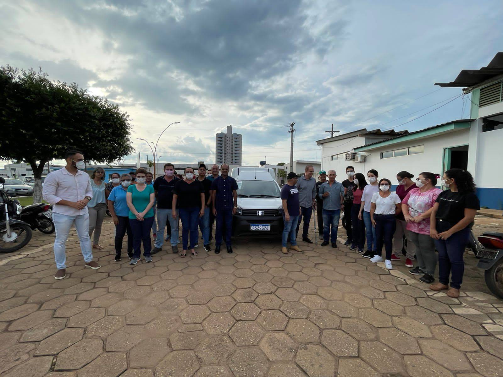 Em Vilhena, deputado reeleito entrega carro e anuncia UTI-ambulância, o primeiro veículo deste tipo no Cone Sul de Rondônia
