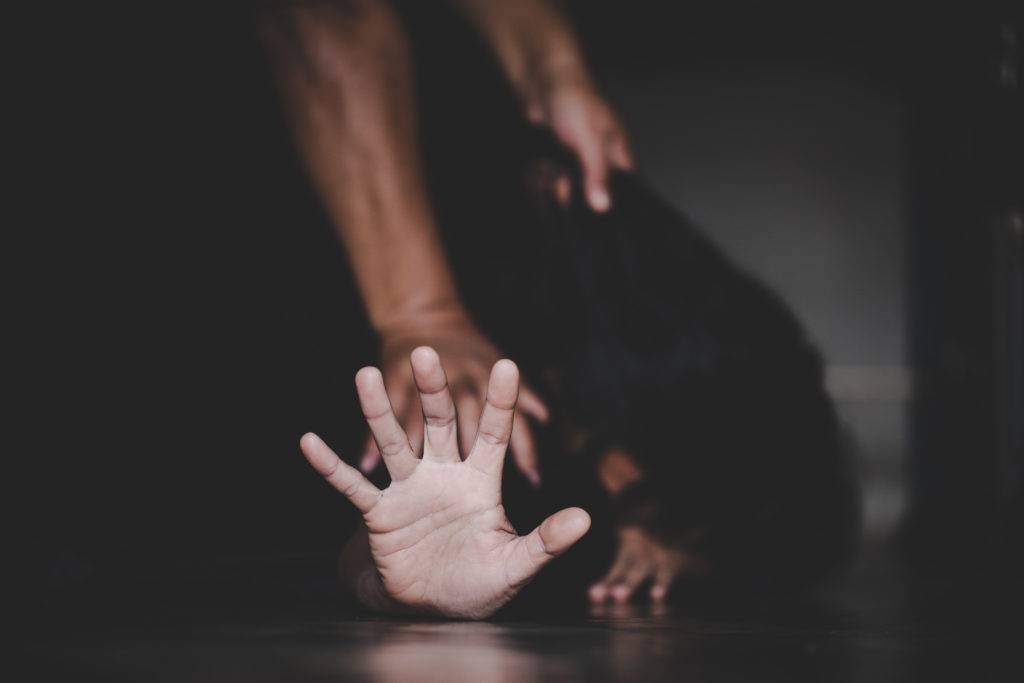 Sob a mira de espingarda, motorista de aplicativo é feita refém e abusada sexualmente na área rural de Vilhena