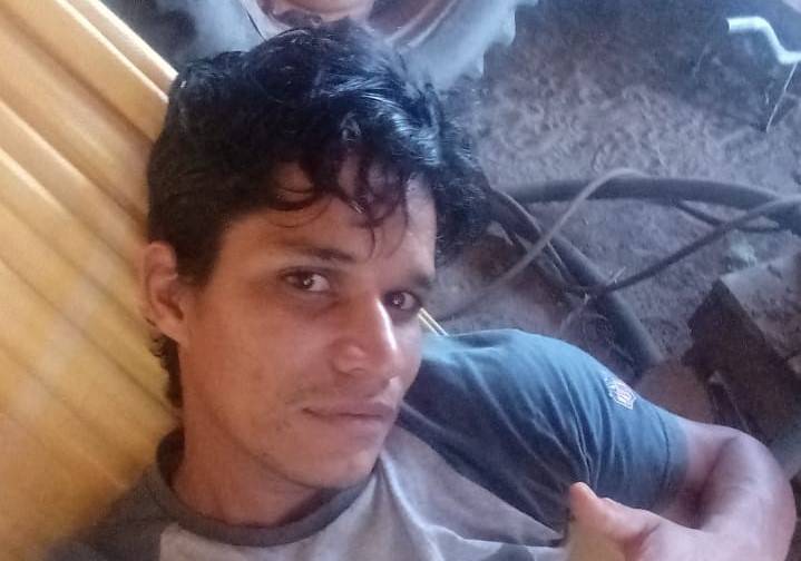 Homem é esfaqueado em lanchonete e morre após ser levado para hospital na cidade de Chupinguaia