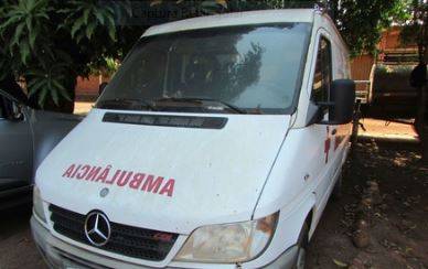Com 05 pessoas a bordo, ambulância de Cabixi roda na pista da BR 364; feridos foram trazidos por Bombeiros para hospital em Vilhena