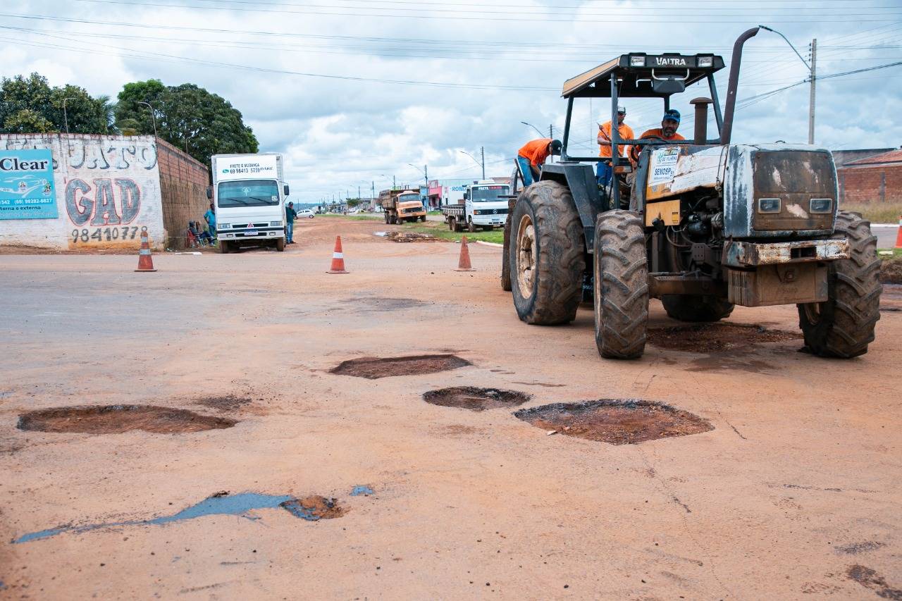 Em parceria com o projeto “Semear e Ressocializar”, Prefeitura inicia operação Tapa-Buracos nas principais vias de Vilhena