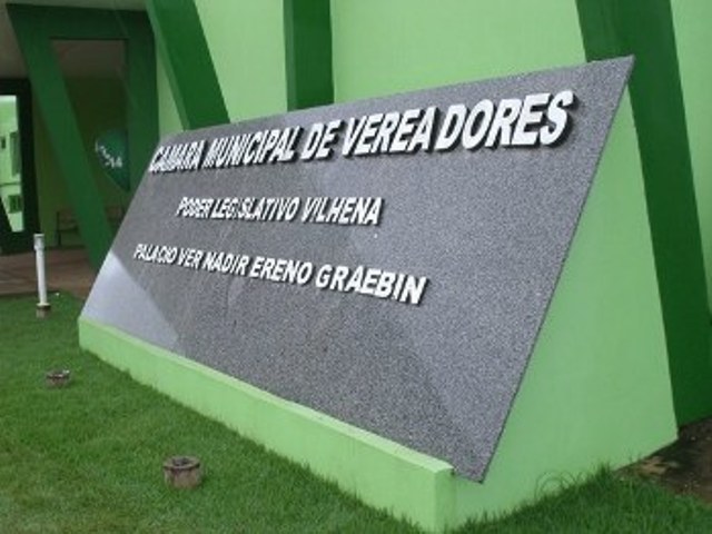 Suspeitas de nepotismo cruzado acirram as desavenças entre Câmara e MP