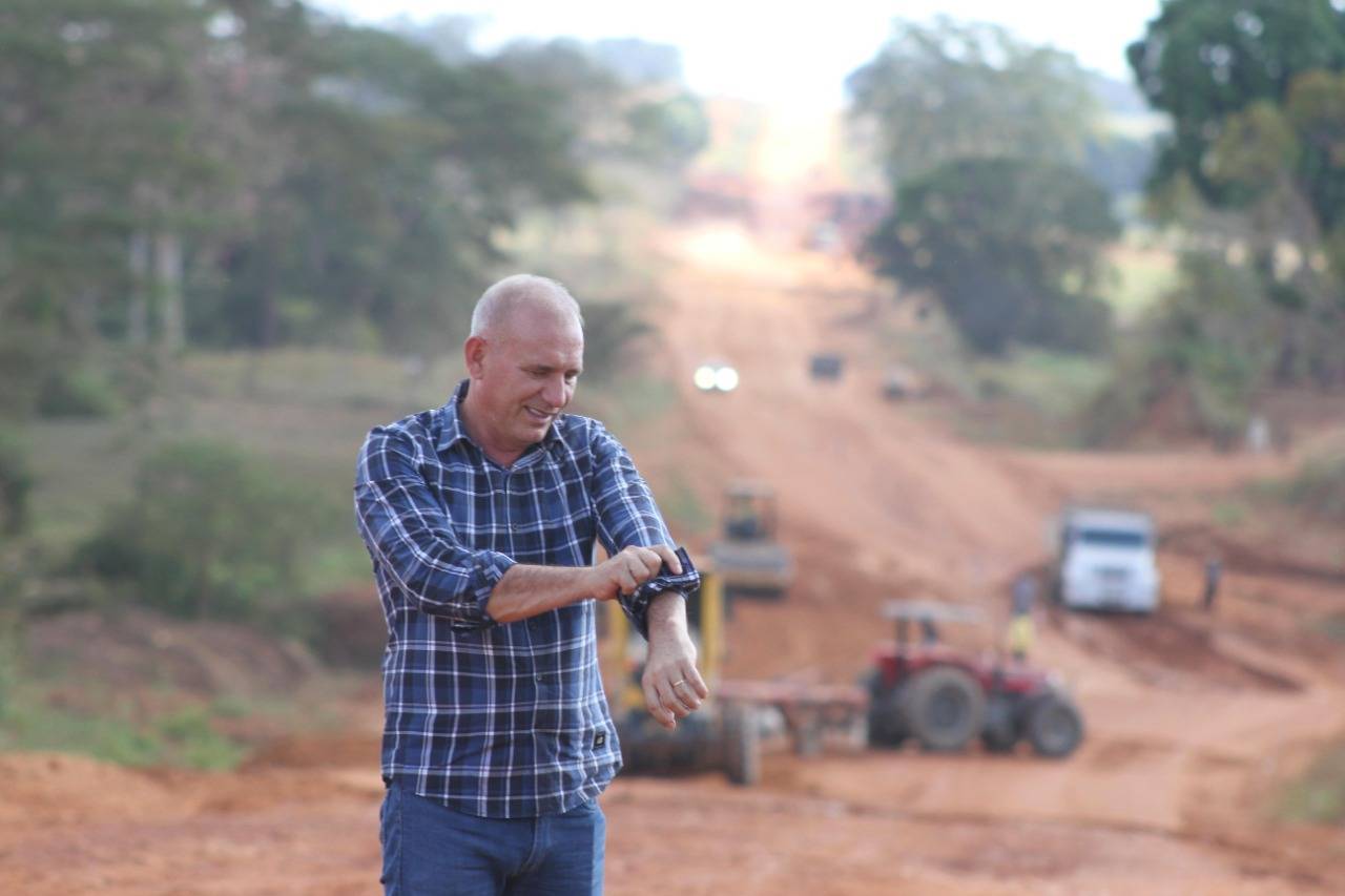 Corumbiara recebe manilhas destinadas pelo deputado Ezequiel Neiva para atender produtores rurais