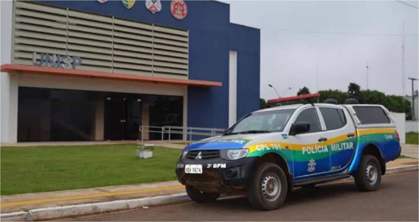 Com mandado de prisão por roubo, homem foge ao ver viatura, mas acaba preso pela Polícia Militar