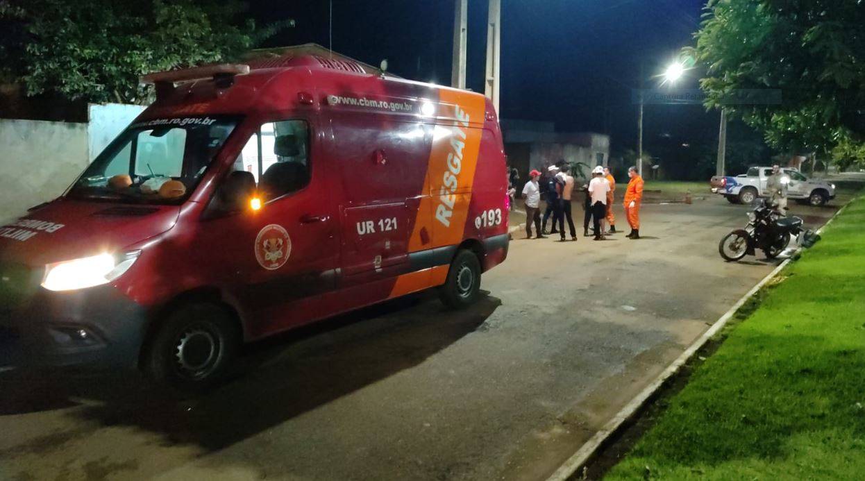 Criança tenta atravessar avenida e é atropelada por motocicleta em Vilhena; piloto tem 21 anos mas é inabilitado
