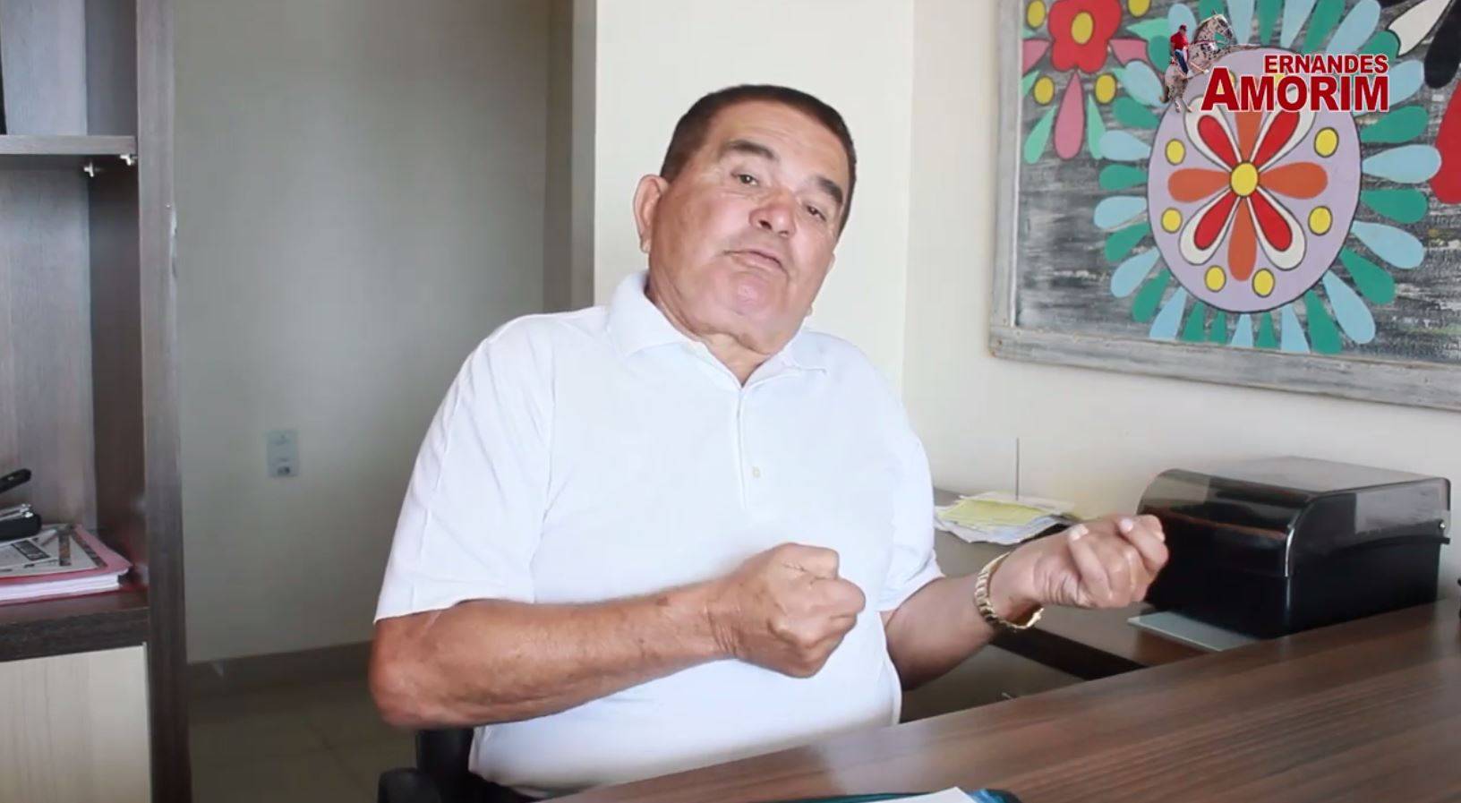 ASSISTA: em vídeo nas redes sociais, ex-senador de Rondônia se envolve em nova treta ao chamar manifestantes de “transtornados”