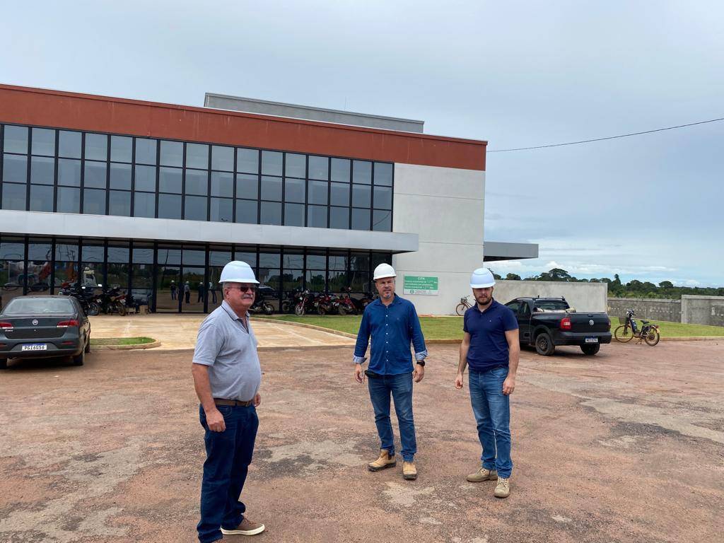 Prefeito de Vilhena visita Hospital Cooperar e defende parceria para atendimento a comunidade de forma gratuita através do SUS