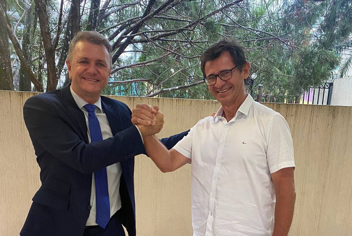 Após a posse, deputado Luizinho Goebel recebe visita de amigos e atende demandas de autoridades municipais