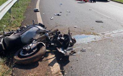 Motorista que testemunhou acidente que matou dois na BR 364 diz que condutor de moto estava tentando “podar” duas carretas