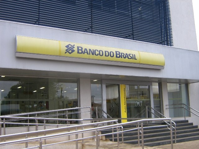 Bancos fecham na quinta-feira e contas podem ficar para dia 25