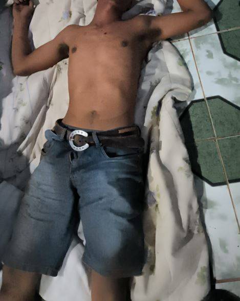 Irmãos saem na paulada após bebedeira, um deles desmaia e ofende policiais que o socorriam: "seus filhos da puta"