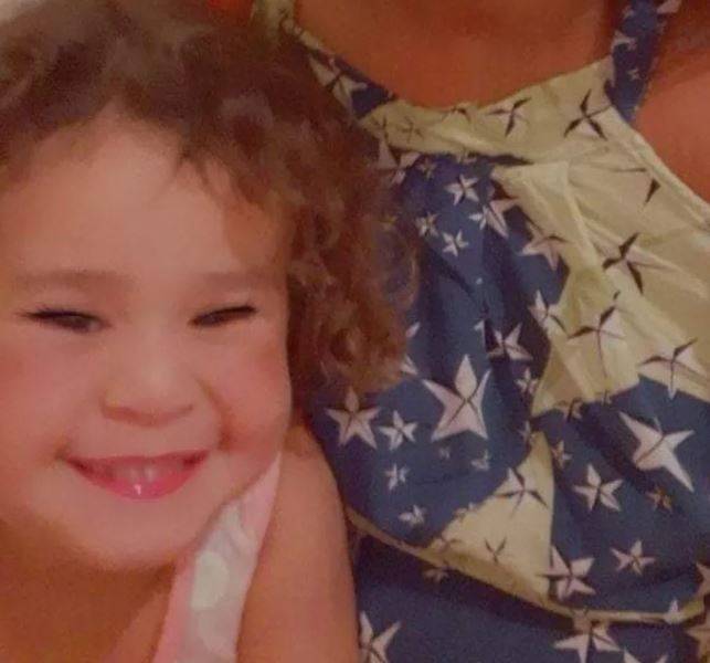 Menina de apenas 03 anos é morta a tiros após criminosos invadirem bar em MT e “errarem alvo”, que seria membro de facção