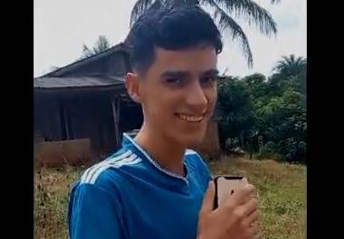 ASSISTA: com vídeos irônicos, entregador de 18 anos mostra “Colorado da Zueira” e viraliza nas redes sociais