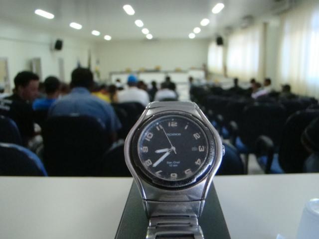 Público ameaça vaiar vereadores de Vilhena por atraso de sessão