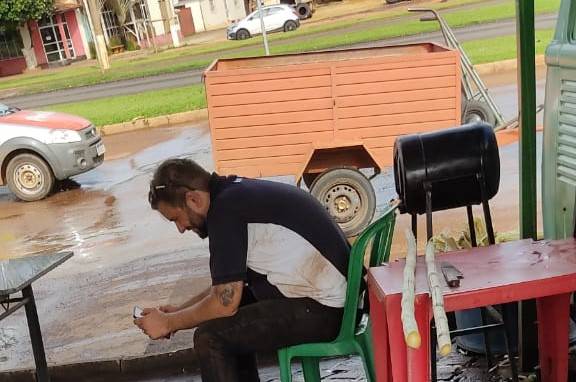 Carga e caminhão roubados em MT aparecem e suspeito é preso, mas motorista que mora em cidade vizinha continua sumido