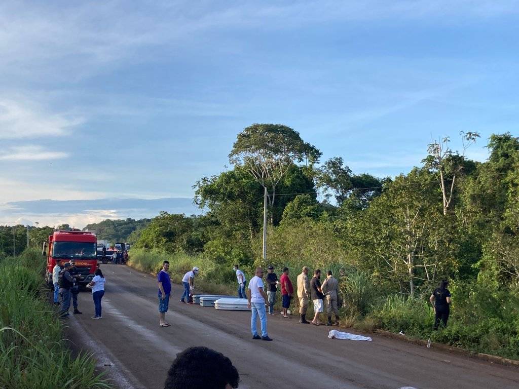 Em cidade de MT, motorista perde o controle da direção e cinco da mesma família morrem, incluindo duas crianças