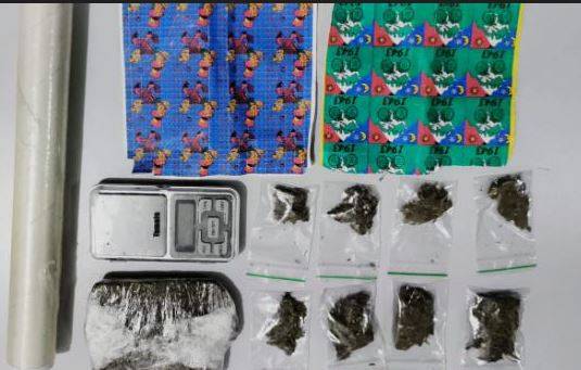 Flagrada com mais de R$ 37 mil em LSD, mulher que já respondia por tráfico de drogas alega ter voltado ao crime por “dificuldades financeiras”