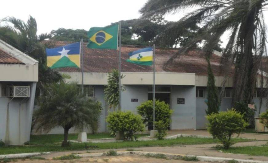 Já dura mais de 10 horas o julgamento de quatro acusados de envolvimento na chacina que deixou seis  mortos na área rural de Vilhena