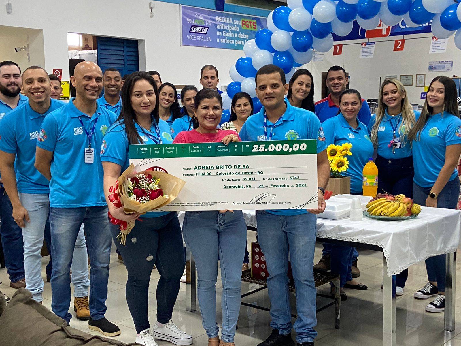 Ao comprar presente para a irmã, moradora de Colorado faz um Seguro Premiado Gazin e ganha R$ 25 mil