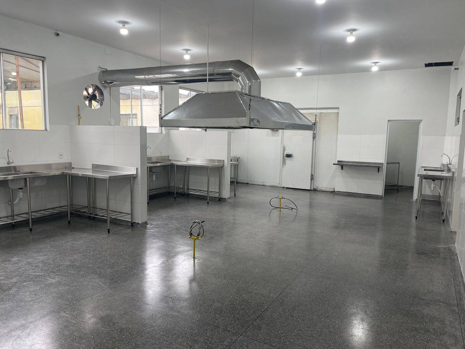 VÍDEO: após mais de um ano funcionando em igreja evangélica, cozinha do maior hospital do Cone Sul é reinaugurada