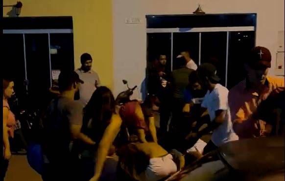 ASSISTA: novo vídeo de briga generalizada em praça confirma título “Capital da Pancadaria” para Colorado do Oeste