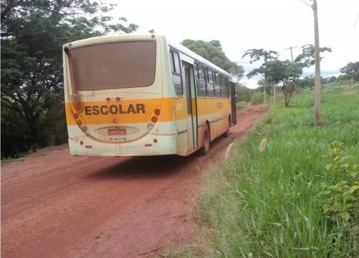 Pais de alunos que moram na zona rural de Vilhena denunciam falta de transporte escolar há mais de uma semana