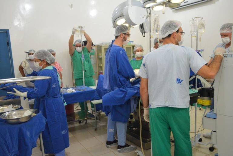 Surto de Covid-19 faz Hospital Regional de Vilhena suspender visitas e torna obrigatório o uso de máscaras