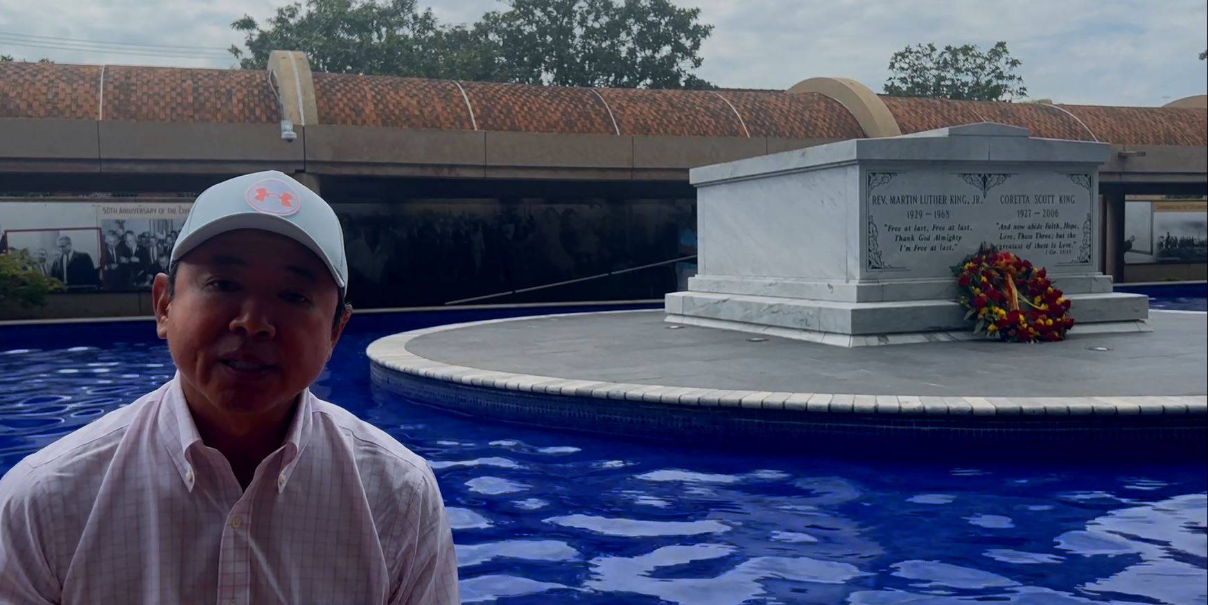 ASSISTA: após vídeo gravado nos EUA e visita ao túmulo de Luther King, ex-prefeito de Vilhena diz que “política, só Deus sabe...”
