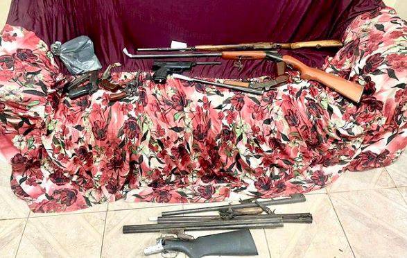 Polícia Civil apreende armas e identifica suspeito de planejar ataque contra escola, em Rondônia