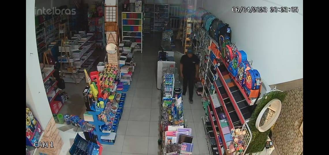 Ladrão ataca loja e salas na principal avenida de Vilhena e é filmado por câmeras de circuito interno