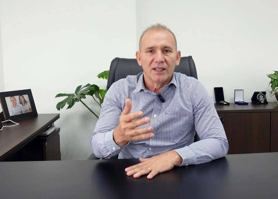 Deputado Ezequiel Neiva assegura mais R$ 290 mil em iluminação de LED para o município de Cabixi