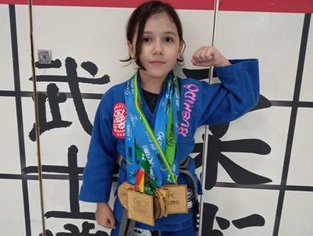 Campeã Rondoniense, atleta de 7 anos busca apoio para o Brasileiro de Jiu-Jitsu que começa neste sábado, em Barueri-SP