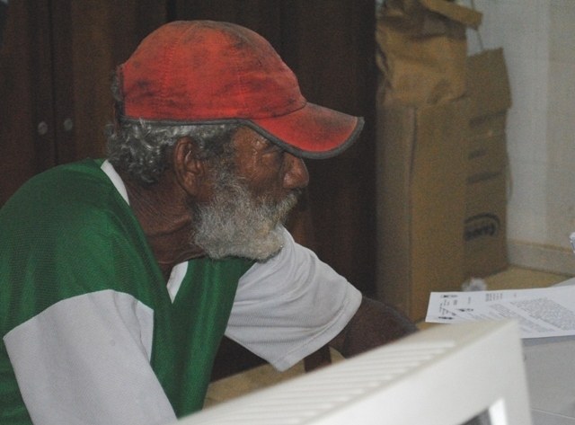 Caseiro que comunicou morte à polícia é o assassino; cadela motivou crime
