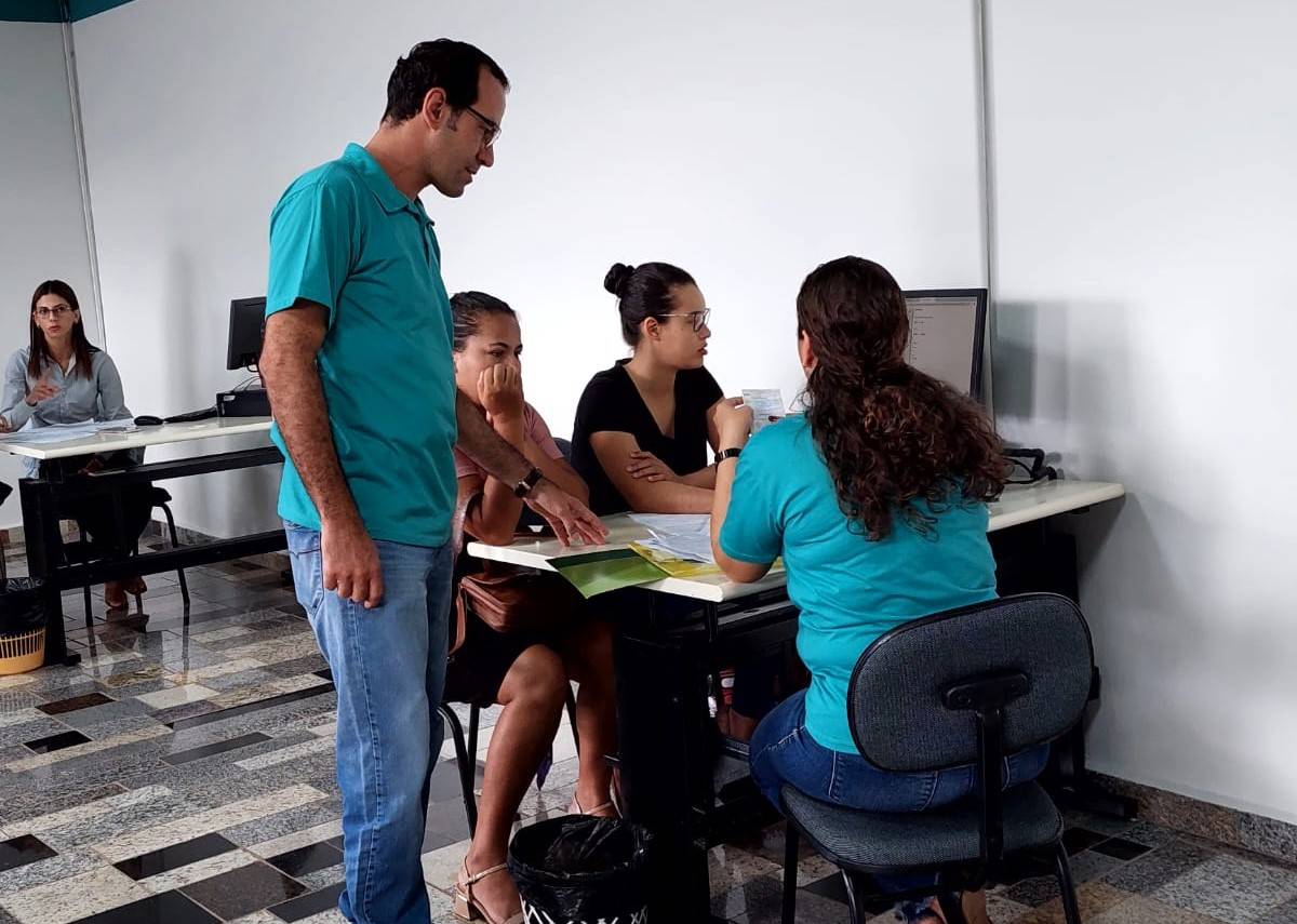 Faculdade FAVOO presta atendimento gratuito à comunidade, em Vilhena; pessoas físicas, MEIs e entidades recebem orientações