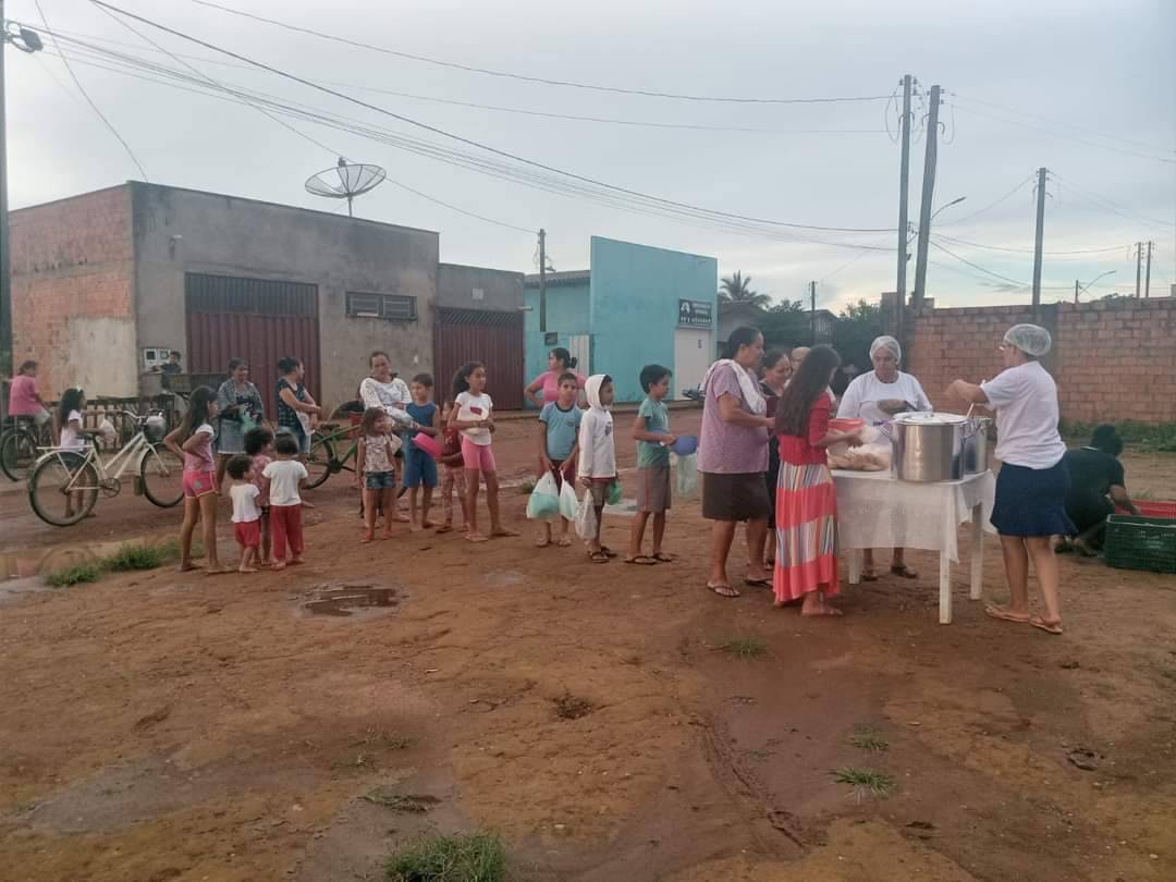 Com ajuda de empresários, ação social evangélica alimenta mais de 200 pessoas em bairro carente de Vilhena