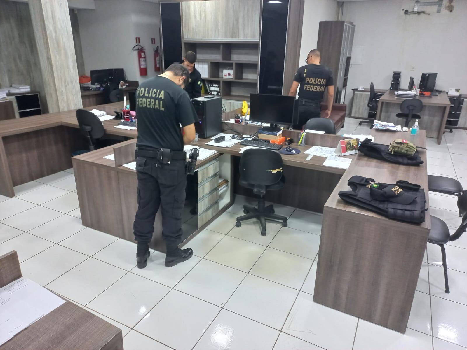 Polícia Federal deflagra operação para investigar escritório de contabilidade que fraudava benefícios sociais em RO