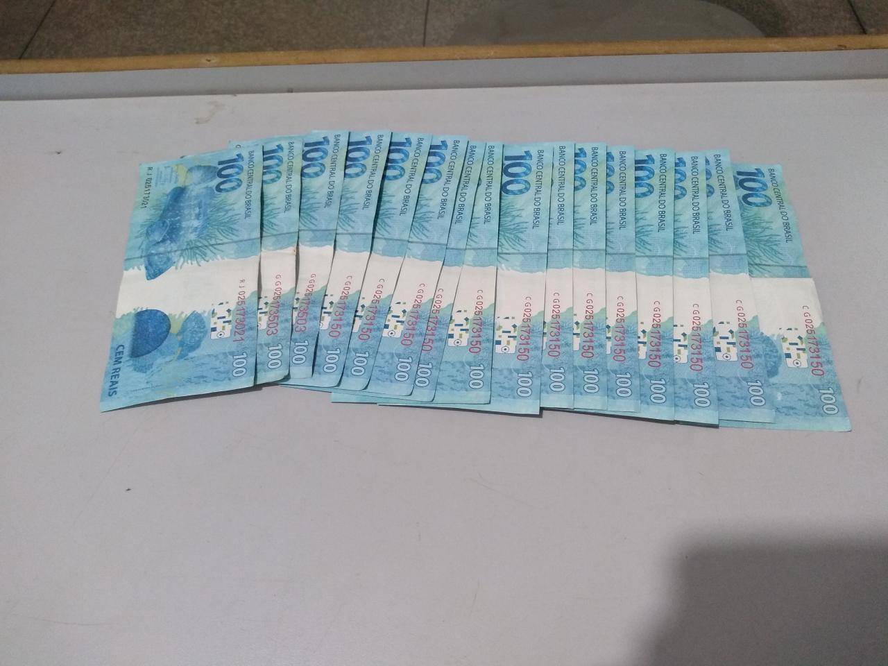 Polícia Militar apreende notas falsas e prende dois acusados de fazer compra com “dinheiro fake” em Vilhena