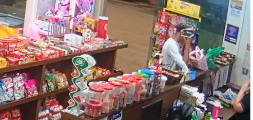 Jovem filmado aplicando golpe do falso pix em conveniência de Vilhena é preso e mostra “aplicativo da malandragem”