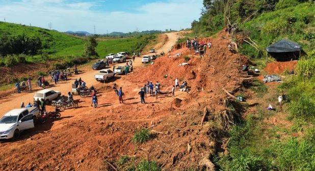 VÍDEOS: após boato sobre pedra de ouro encontrada na divisa entre RO e MT, milhares de garimpeiros ocupam o local
