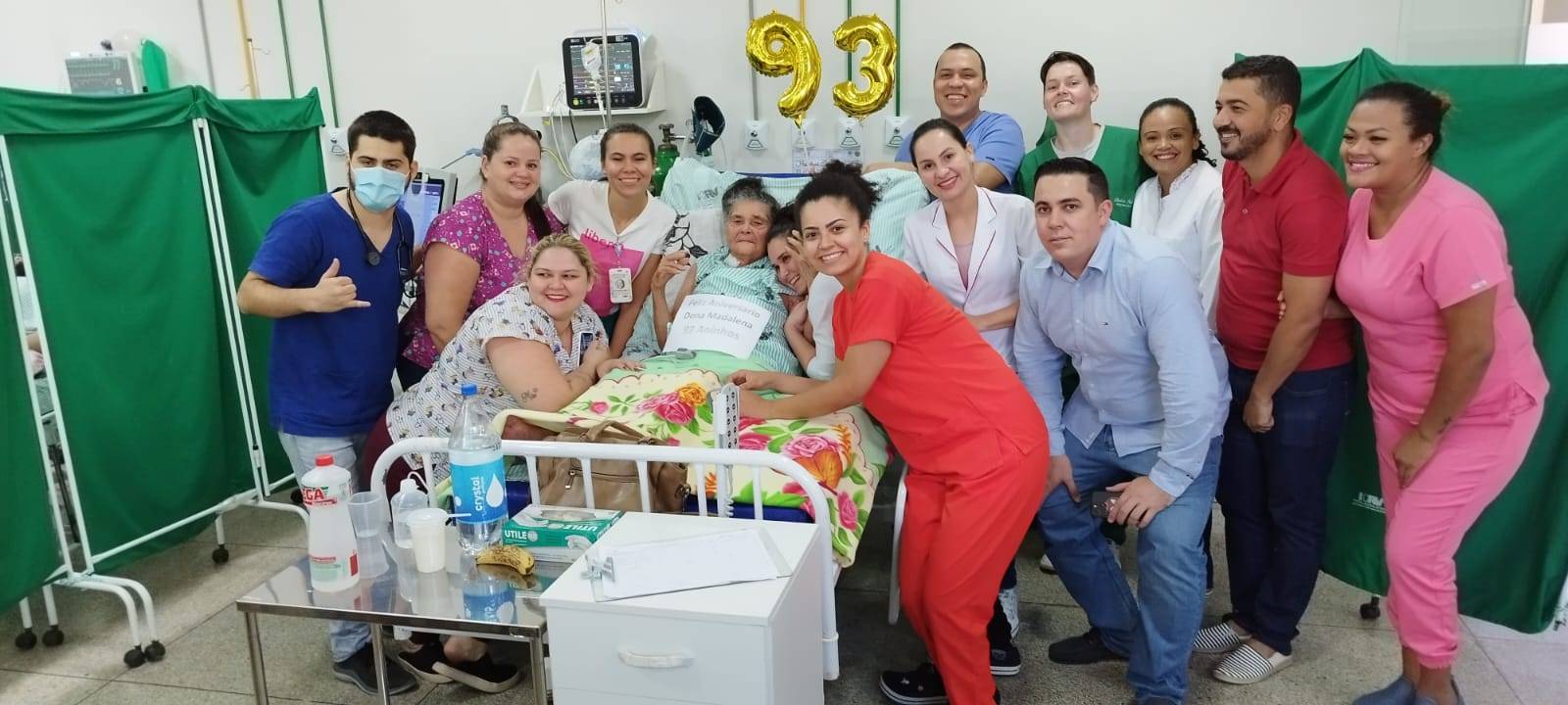 Moradora de Colorado do Oeste passa três dias intubada, sobrevive e comemora 93 anos na Sala Vermelha, em Vilhena
