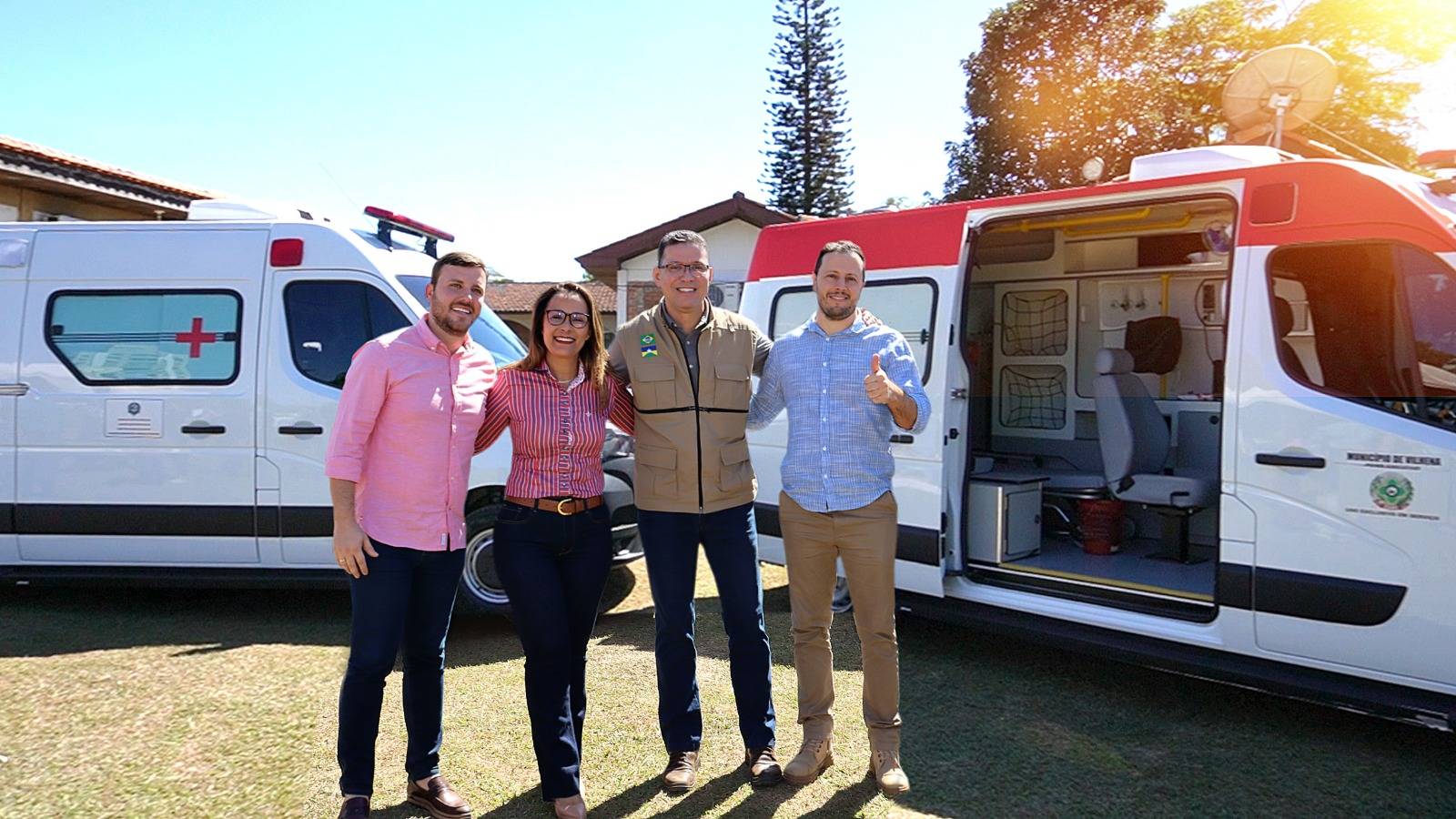 Ao lado de governador e prefeito, deputada Rosangela Donadon entrega ambulância para saúde de Vilhena