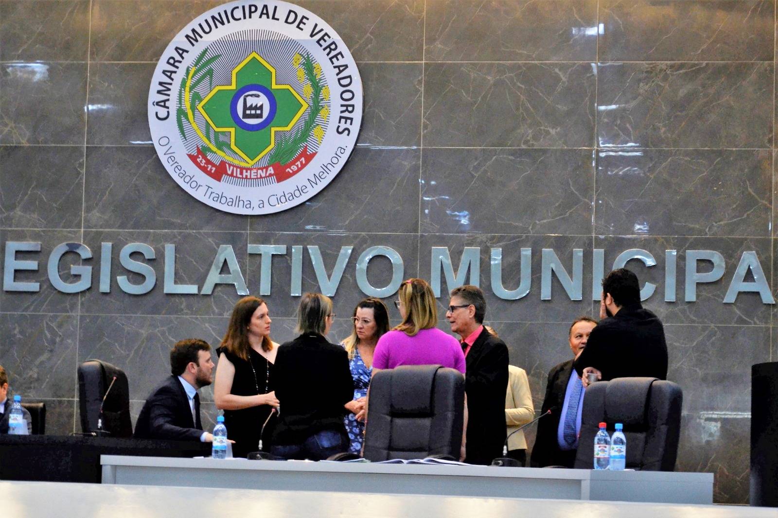 Vereadores de Vilhena rejeitam pedido de urgência, mas vão analisar proposta de prefeito que reduz repasse para o IPMV