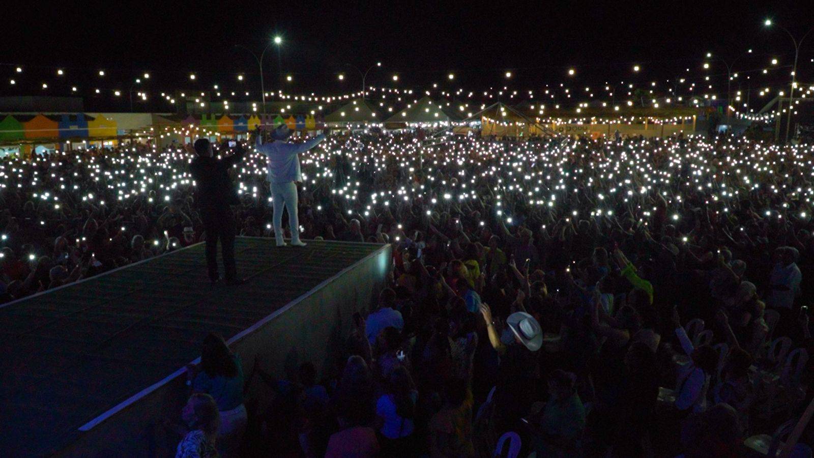 VÍDEO indo para show em Cacoal, “Padre Sertanejo” almoça em distrito de Vilhena, onde estaria comprando fazenda de mil alqueires