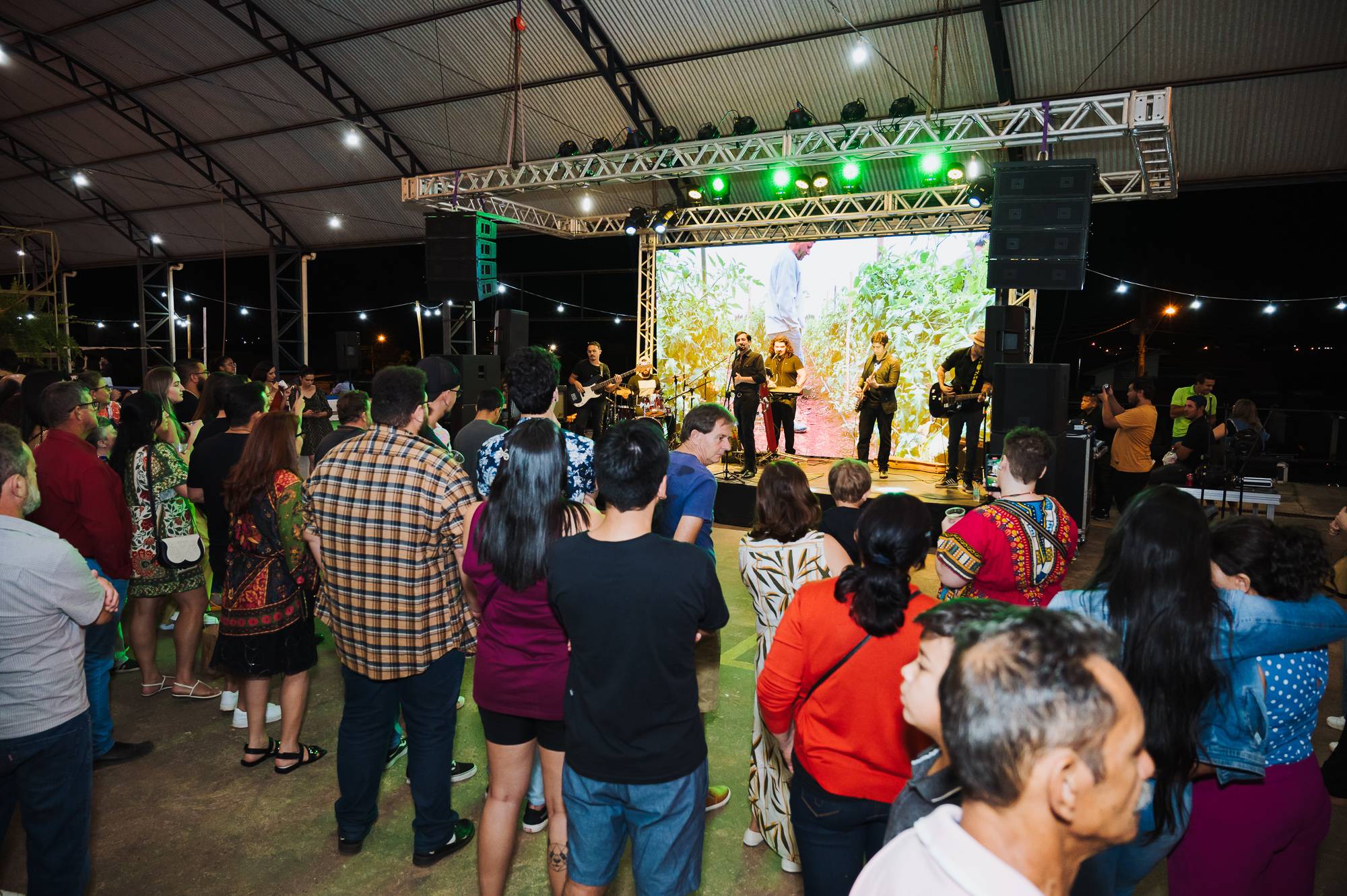 Festa de abertura do 6º Sicoob Sabor reúne mais de mil pessoas na Feira Municipal do Centro, em Vilhena