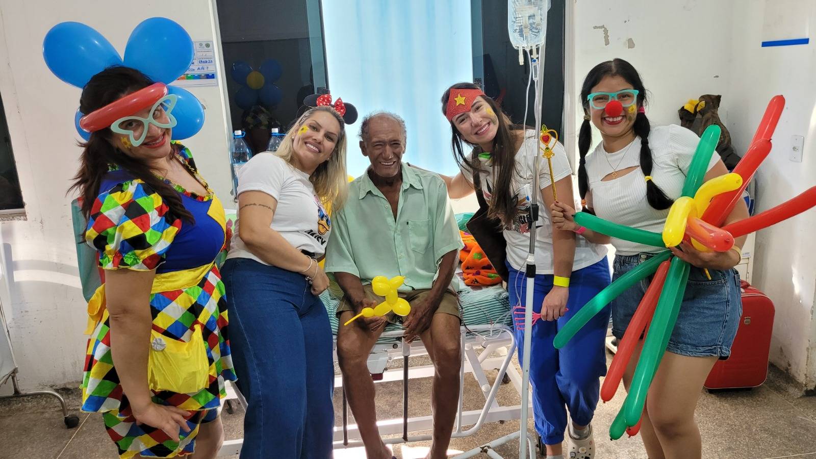 “Turma do riso”: trupe de voluntários leva alegria e esperança a pacientes internados no Hospital Regional de Vilhena; VEJA VÍDEO